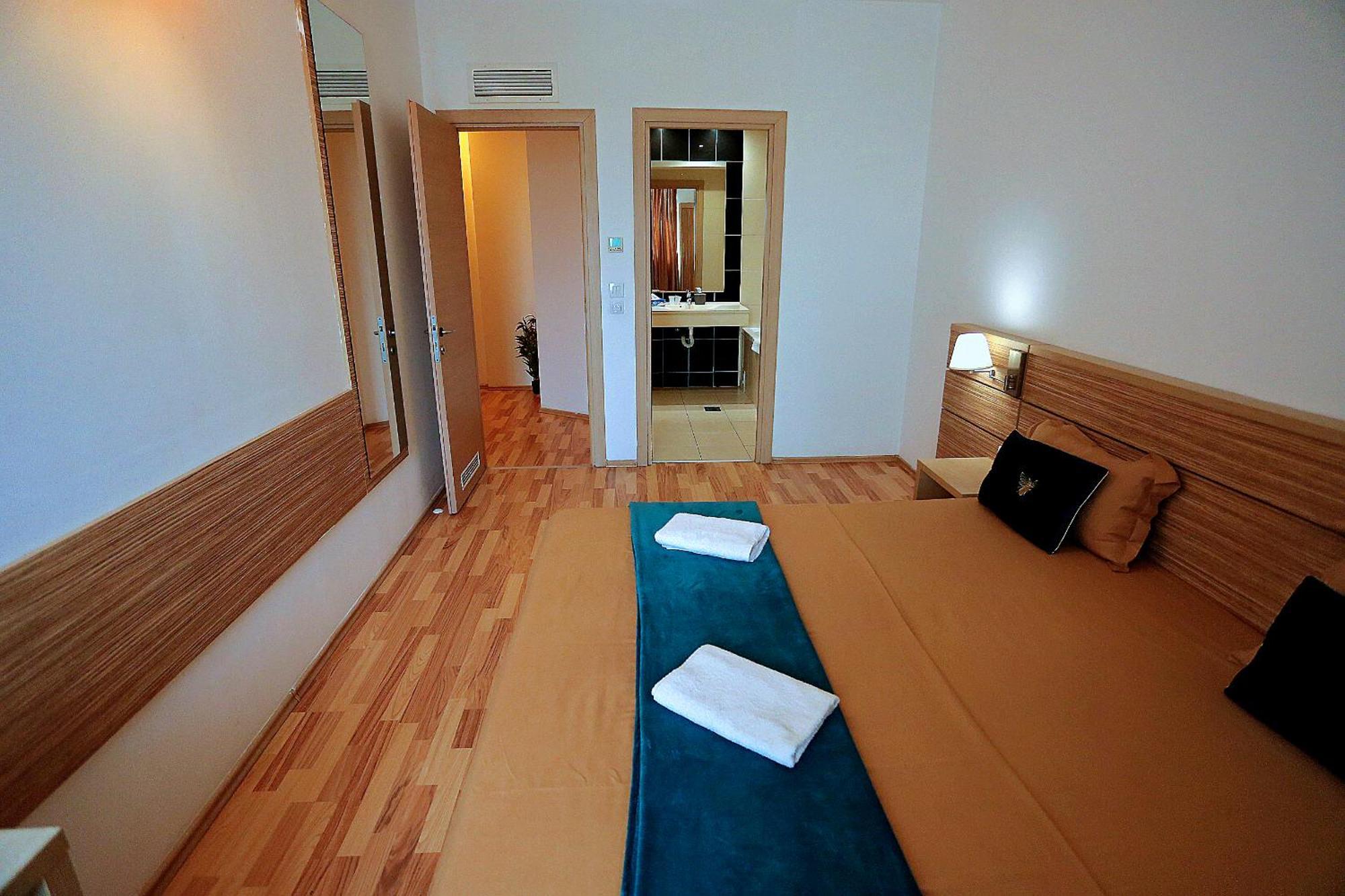 Cataleya Suites Aparthotel Bukarest Kültér fotó