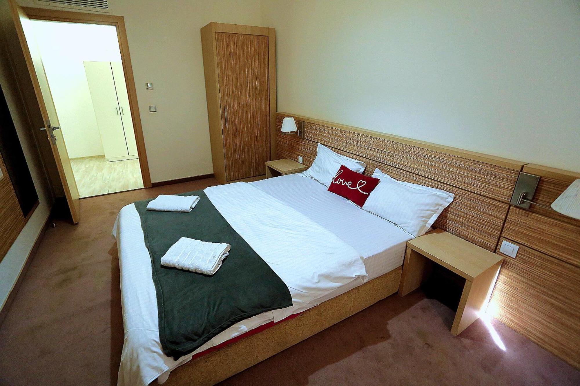 Cataleya Suites Aparthotel Bukarest Kültér fotó