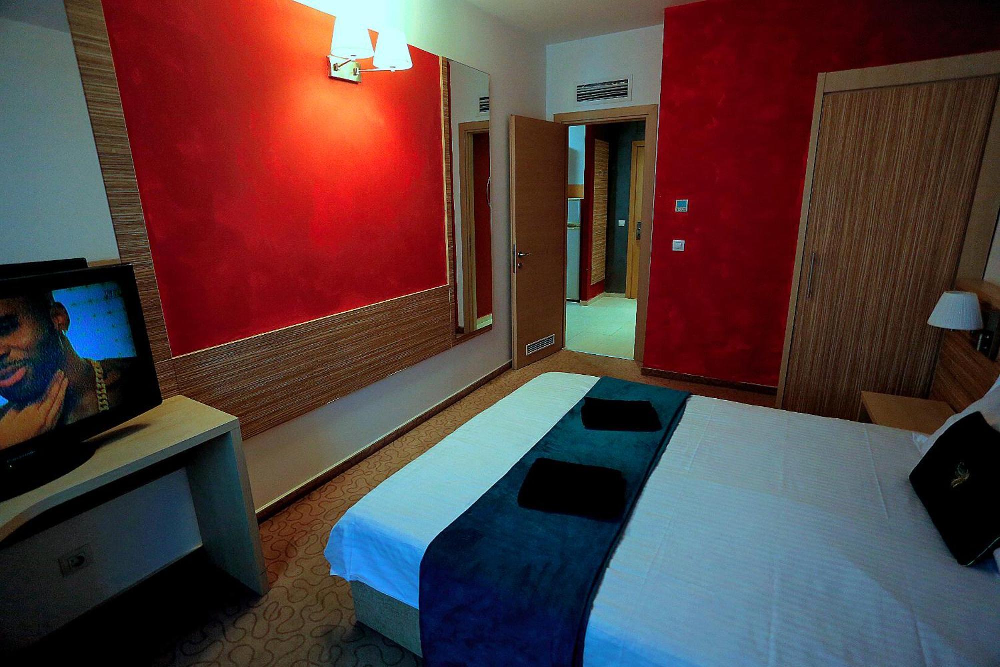 Cataleya Suites Aparthotel Bukarest Kültér fotó